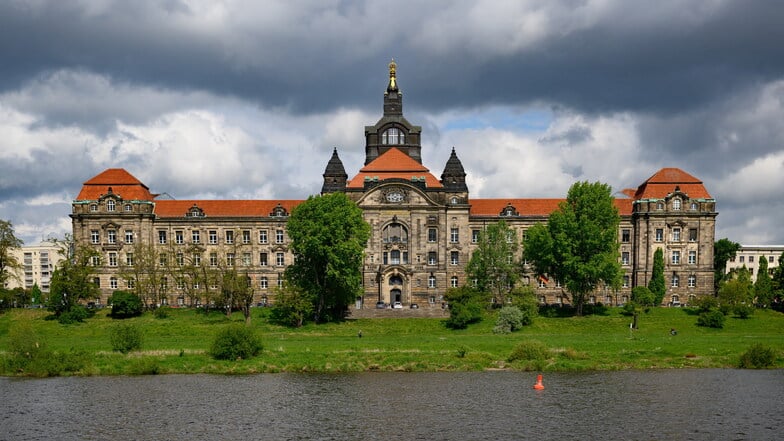 Blick auf die Sächsische Staatskanzlei in Dresden: In dem Gebäude befindet sich der Sitz des Ministerpräsidenten