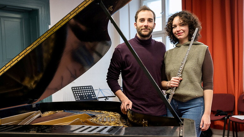 Der spanische Konzertpianist Alvaro Baltanás unterrichtet seit Januar Klavier an der Görlitzer Musikschule. Seine türkische Freundin Begüm Aleyna Ipekliogullari ist Flötistin im Theater.
