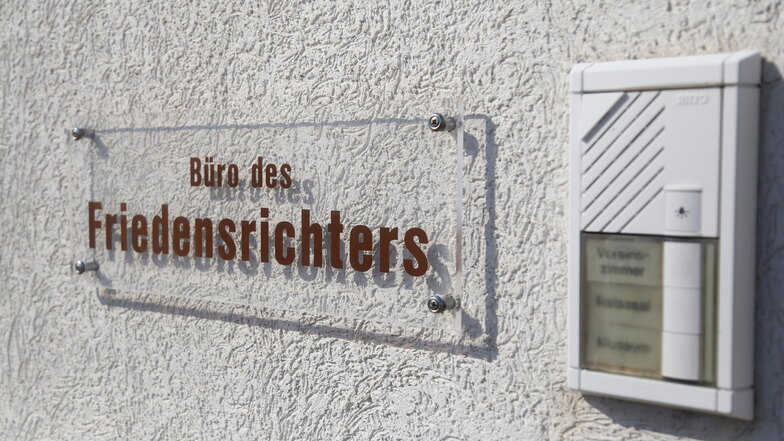 Wie hier in Nünchritz ist bald auch wieder in Gröditz das Büro des Friedensrichters besetzt.