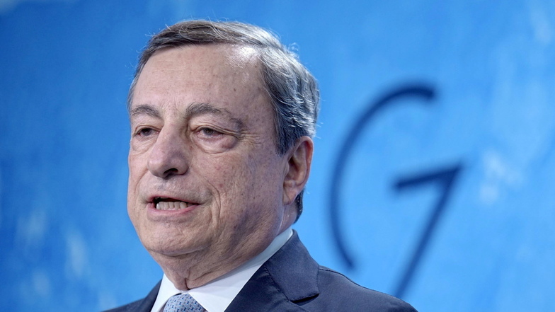 Der parteilose Mario Draghi will von seinem Amt als Premierminister von Italien zurücktreten - darf aber nicht.