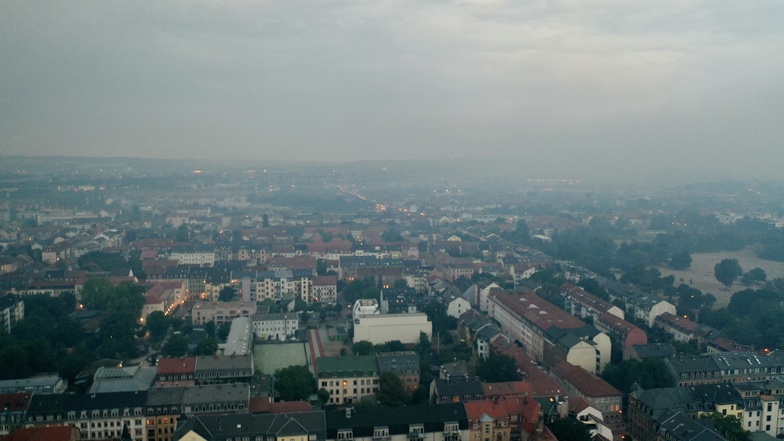 Trübe Luft auch über der Dresdner Neustadt.