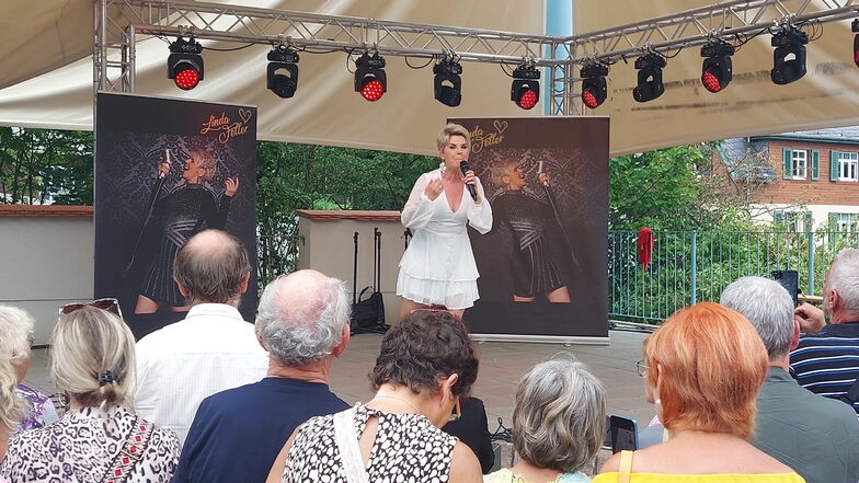 Sängerin Linda Feller war der Stargast des Talsperrenfestes am Samstag.