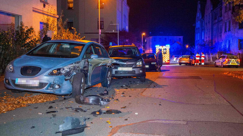 Senior demoliert acht Autos in Zittau