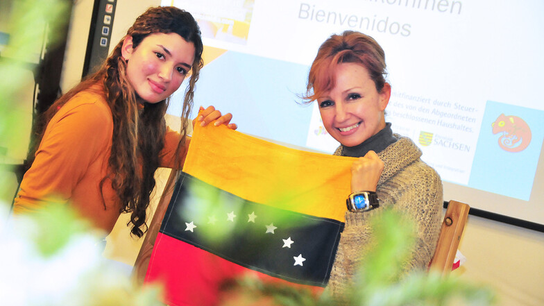 Die Architektin Reina Corti (r.) und ihre Tochter Maria Cristina sind aus Venezuela geflohen. In Deutschland wollen sie sich eine neue Existenz aufbauen. Maria Christina will auch Architektin werden.