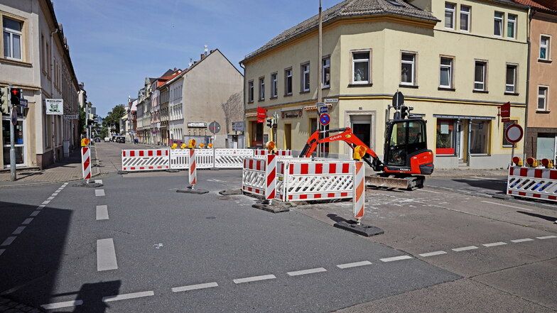 Die Kreuzung Goethestraße/Pausitzer Straße ist derzeit in zwei Richtungen gesperrt. Am Montag sorgte das für einige Wendemanöver.