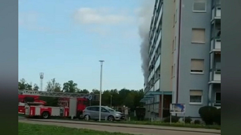 Ein Video im Internet zeigt den Wohnungsbrand in Gröditz.