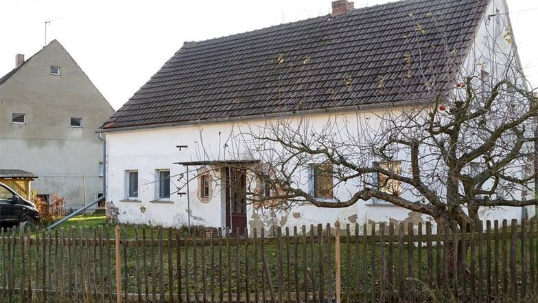 Im kleinen Haus am Kirchplatz 19 möchte das Ehepaar aus Thüringen im Alter einmal wohnen.
