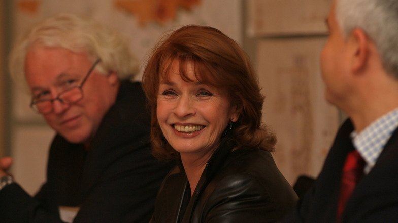 2005 präsentierte Hans-Joachim Frey die Schauspielerin Senta Berger als Gaststar des Opernballs.
