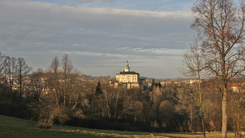 Frydlant ist bekannt für sein Schloss. Demnächst will auch der Automobilzulieferer DGS hier sein Werk bauen.