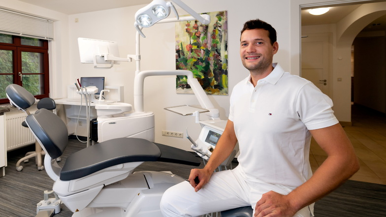 Emanuel Trobisch hat am 1. Oktober die Zahnarztpraxis in Hohnstein übernommen.