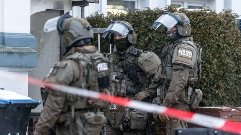 Chemnitz: Polizei findet Drogen und Waffen