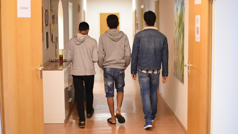 Weil der Landkreis Bautzen 2023 mehr unbegleitete minderjährige Asylbewerber aufnehmen muss, steigen die Kosten für die Unterbringung.