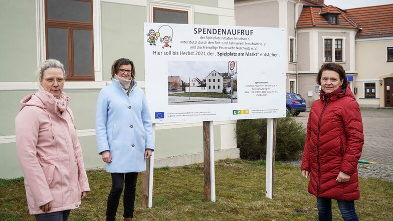 Anett Pötschke, Anita Knies und Ramona Clauß (v. l.) sind drei von vier Gemeinderatsmitgliedern, die es sich zum Ziel gesetzt haben, Neschwitz einen Spielplatz zu schenken. Gebaut werden soll der noch in diesem Jahr - wenn die Voraussetzungen stimmen.