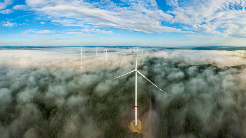 Blick auf den Windpark in Leeskow (Brandenburg), den die Meißner Firma UKA entwickelt hat.