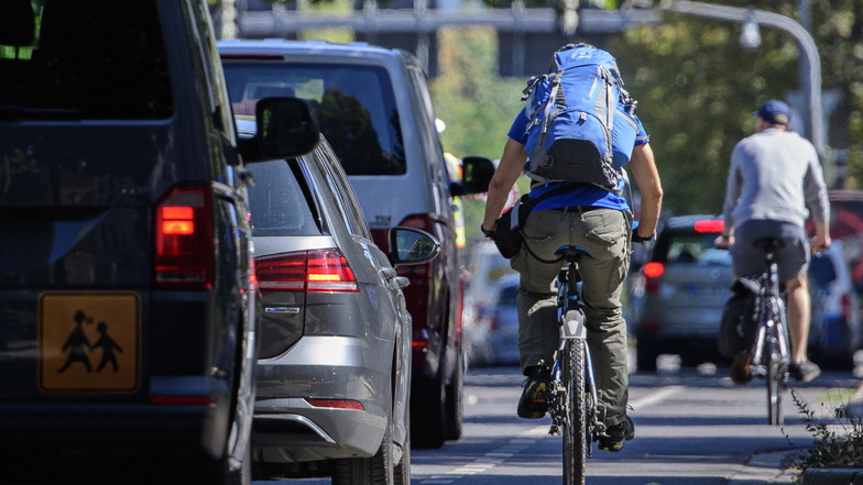 Mehr Radverkehr braucht auch
mehr Platz. Das schmeckt vielen Autofahrern gar nicht – sie fühlen sich ausgebremst.