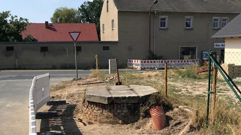 Diesen Brunnen in Strauch, der früher zum Gut gehörte, ließ die Stadt zumauern. Der Ortschaftsrat versteht das nicht.