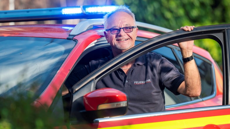 Seit 1. Juli 1999 ist Roland Fährmann Stadtwehrleiter von Radebeul. Mit 14 Jahren trat er am 1. Oktober 1974 in die Freiwillige Feuerwehr ein. In einem halben Jahrhundert als Feuerwehrmann hat er viel erlebt.