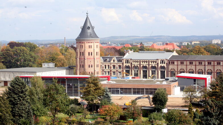 Das neue Neiße-Bad am Fuße des Wasserturms löste das Bad an der Fichtestraße ab.