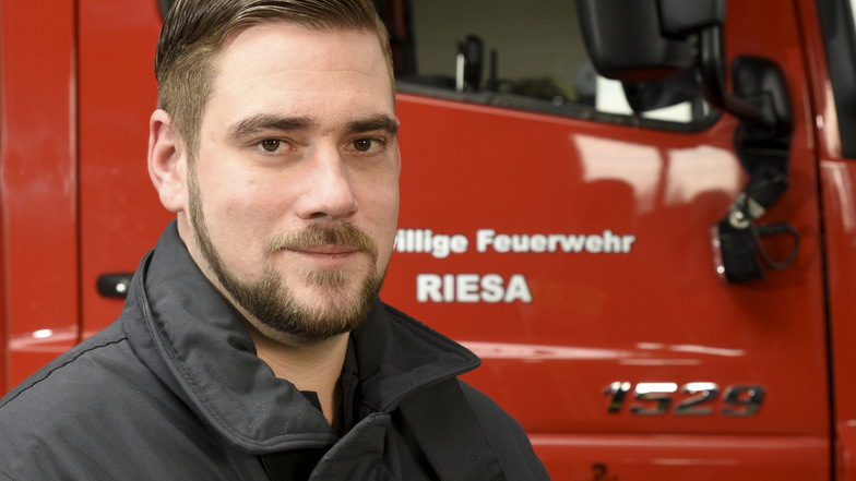 Riesas oberster Feuerwehrmann: Robert Gudat hat im Januar das Amt als Stadtwehrleiter übernommen. Damit unterstehen dem Hauptbrandmeister insgesamt sechs Stadtteilfeuerwehren,