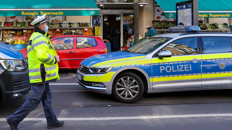 Die Polizei ermittelt nach Schüssen auf der Eisenbahnstraße in Leipzig. Dort soll es zu einem Streit zwischen drei Personen gekommen sein. (Symbolfoto)