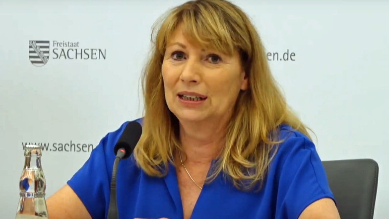 Sachsens Gesundheitsministerin Petra Köpping (SPD) stellt erste Pläne und Überlegungen der Regierung für die kommende Corona-Schutzverordnung vor.
