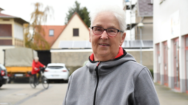 Christa Richter wohnt direkt an der B97, der Königsbrücker Straße in Ottendorf-Okrilla, und befürwortet die geplante Umgehungsstraße.