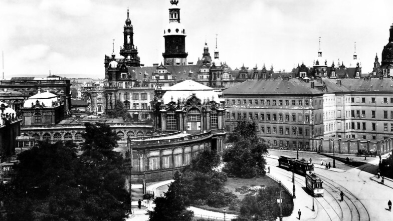 Das historische Zentrum vor 1945. Am Freitag gibt es Bilder vom Alten Dresden direkt vor dem neuen auf der großen Leinwand der Filmnächte.