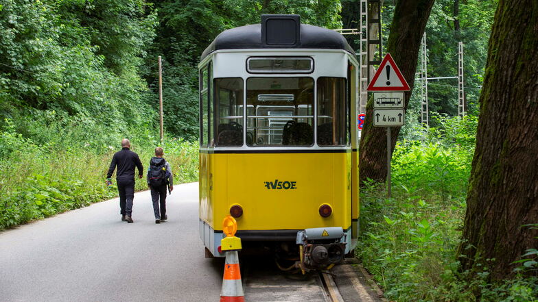 Direkt nach dem Hochwasser im Juli musste die Kirnitzschtalbahn schon einmal pausieren. Jetzt stehen weitere Reparaturen an.