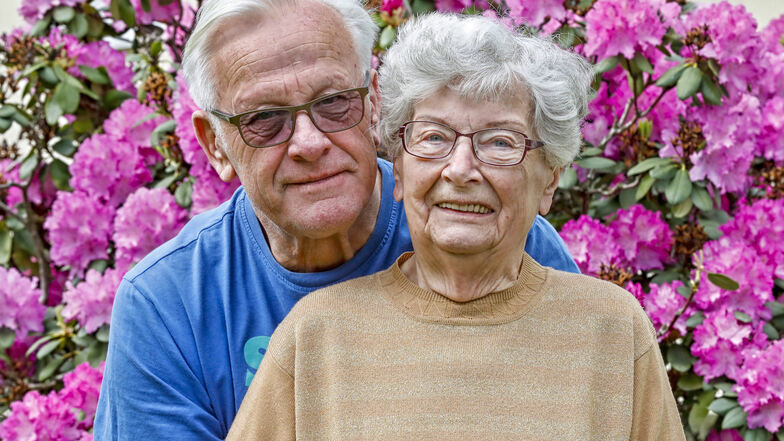Die 86-jährige Irmgard Schmeißer erfreut sich trotz schwerer OP guter Gesundheit - und hat mit ihrem Manfred sogar einen neuen Lebenspartner gefunden.