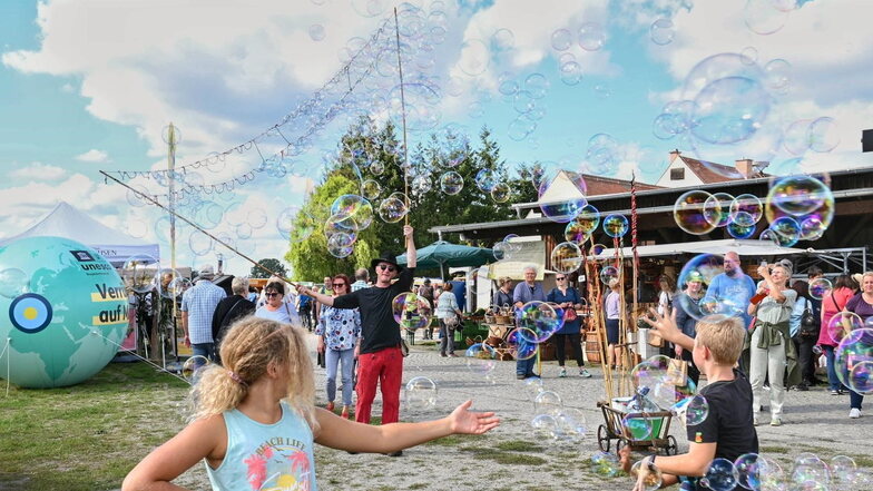 Beim Herbst Naturmarkt in Wartha kamen auch die Kinder beim bunten Markttreiben auf ihr Kosten.