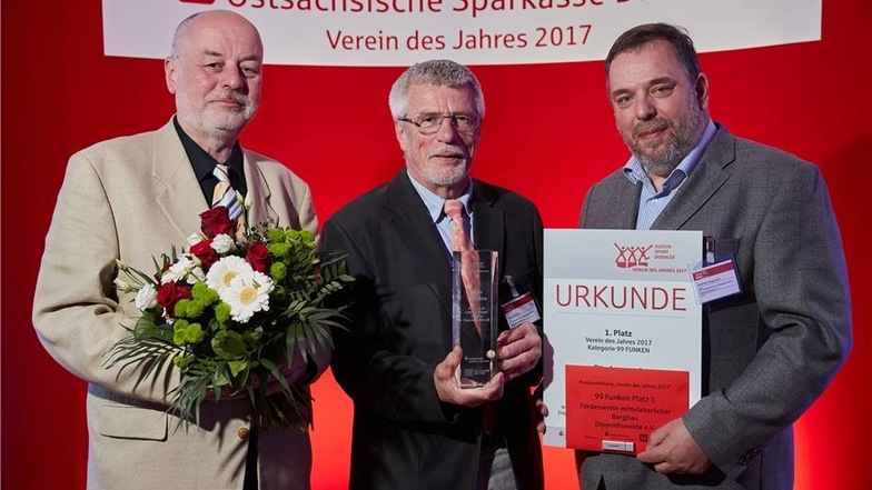 Torsten Heckler, Bernd Heine und Wolfram Hagstotz (v.l.) vom Dippser Bergbauförderverein wurden mit einem Spezialpreis prämiert.