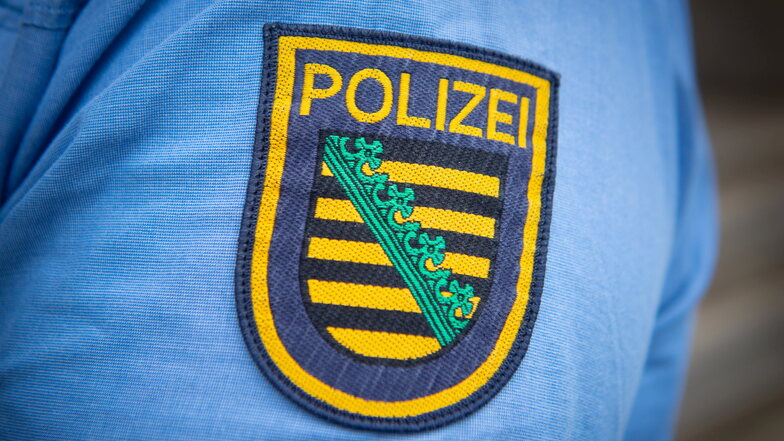 Polizisten haben in Dresden-Leuben einen bewaffneten Räuber festgenommen.