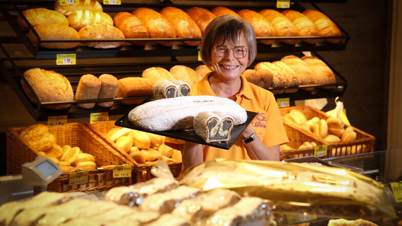 Petra Rudolph  arbeitet seit vielen Jahren in der Bäckerei Berndt in Elstra, die auch sonntags bäckt und verkauft.