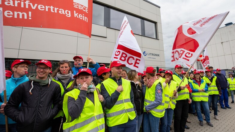 Gewerkschaftsaktion bei Litronik in Pirna-Copitz am Montag.