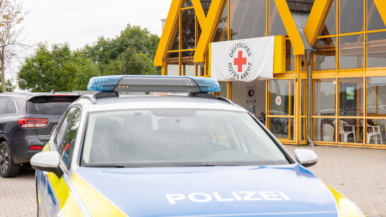 Im sächsischen Vogtlandkreis hat es einen Brandanschlag auf ein Impfzentrum gegeben. Es ist nicht die einzige Straftat an einer solchen Einrichtung in Sachsen.