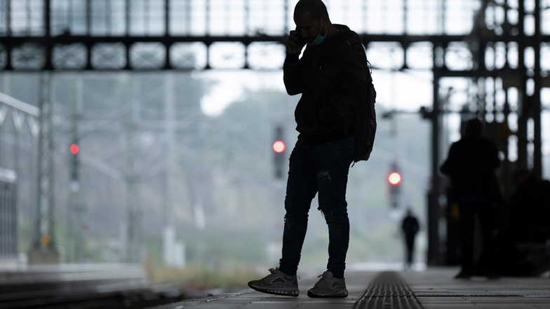 Fahrgäste der Deutschen Bahn brauchen weiter ein dickes Fell: Zum dritten Mal innerhalb kürzester Zeit drohen Streiks den Zugverkehr lahmzulegen.