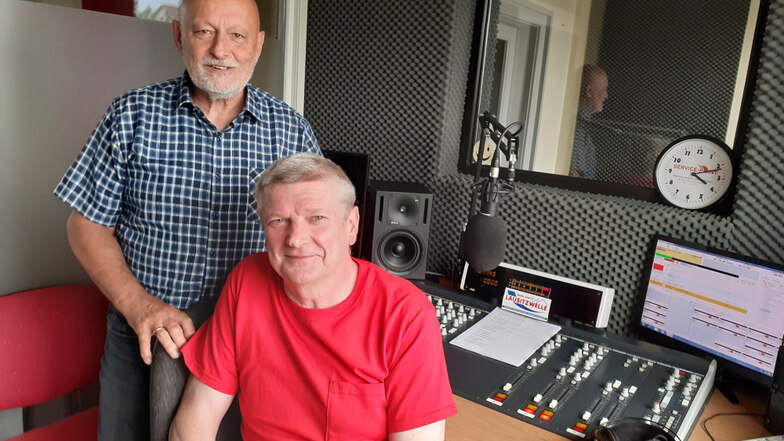 Hans-Peter Schreiber (l.) und Bernd Wogawa haben über die Jahre den lokalen Fernsehsender zu einem regionalen Radiosender ausgebaut. Umgebaut wird im kommenden Jahr ihr Studio.