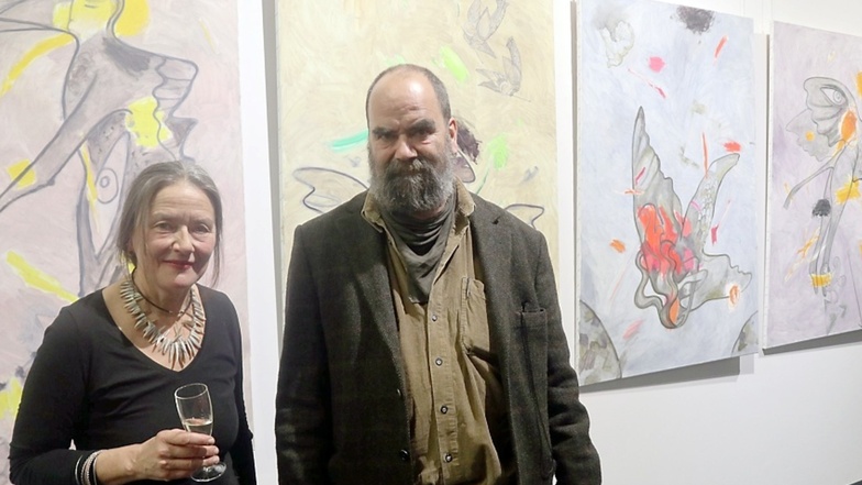 Künstlerin Maja Nagel aus Eula und Laudator Gregor Kunz konnten sich bei der Eröffnung der Ausstellung über ungefähr
60 interessierte
Besucher freuen.