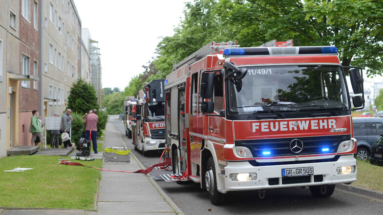 Ein großes Feuerwehraufgebot rückte am Sonntag in die Schlesische Straße aus.