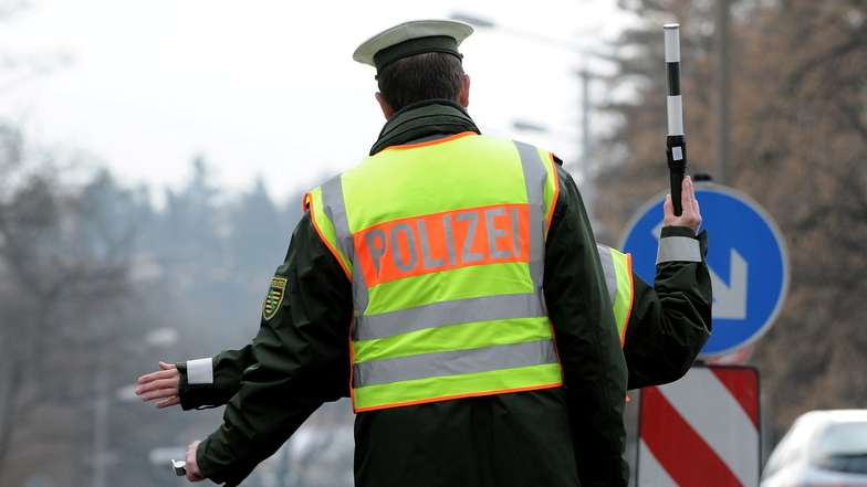 Ampeln in Bautzen bleiben aus - Polizisten regeln den Verkehr