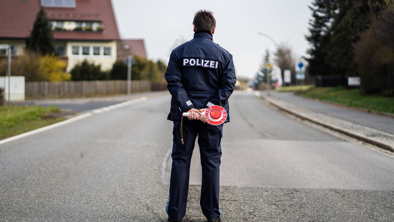 Ein 34-Jähriger, der in Bayern und Berlin lebte, soll im großen Stil Drogen nach Dresden geliefert haben. Dafür soll er unter anderem einen Polizisten eingesetzt haben.