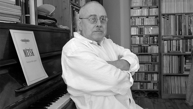 Der sorbische Komponist Juro Mětšk aus Bautzen ist mit 67 Jahren am 20. Januar nach schwerer Krankheit in Herrnhut gestorben.