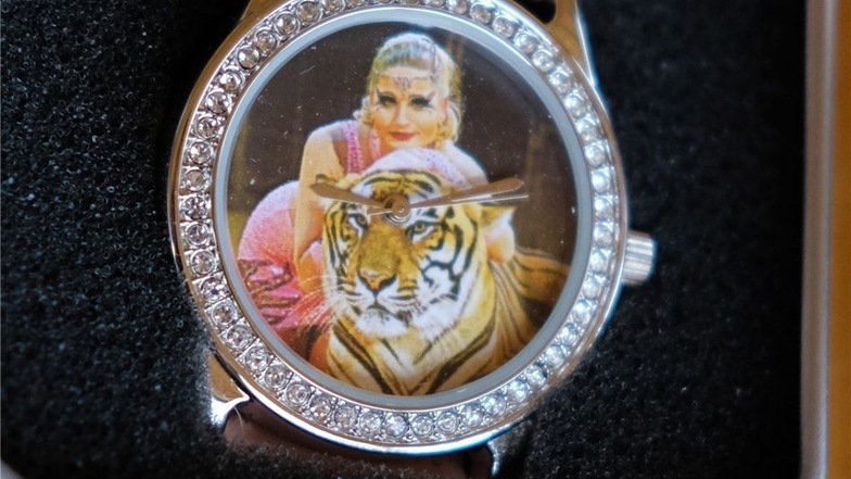 Ein besonderes Erinnerungsstück ist diese Armbanduhr – natürlich mit Tiger.