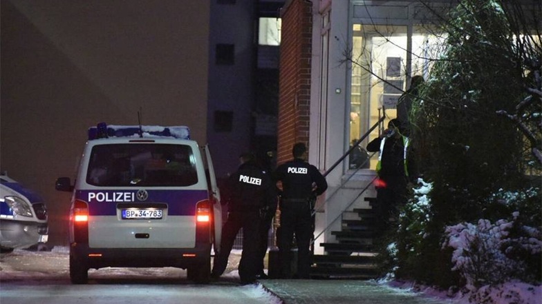 In einem Großeinsatz ist die Bundespolizei am Mittwochmorgen im Großraum Dresden gegen eine internationale mutmaßliche Diebesbande vorgegangen.