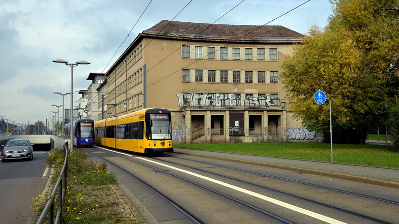 Die Gleise auf der Wiener Straße in Dresden sind abgenutzt und müssen getauscht werden. Die Arbeiten bringen zahlreiche Umleitungen mit sich.