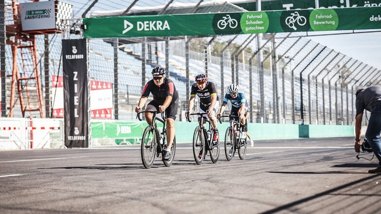 Du liebst es, an deine Grenzen zu gehen und gegen andere anzutreten? Dann ist das VELOFONDO BIKE FESTIVAL deine Challenge!