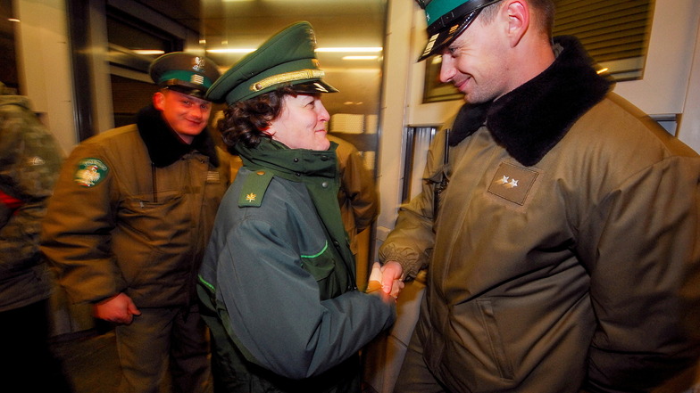 Im Dezember 2007 wurden vorerst zum letzten Mal Passagiere an der deutsch-polnischen Grenze kontrolliert.
