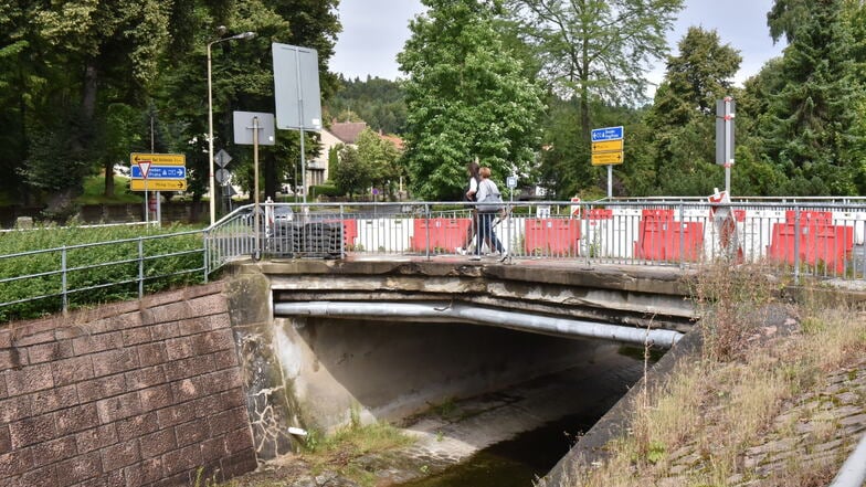 Seit über 30 Jahren kaputt und unübersichtlich: Bis sich in Berggießhübel etwas ändert, dauert es noch.