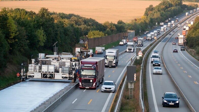 Ähnliche Bilder gibt es bald wieder von der A4 bei Wilsdruff. Die Autobahn GmbH des Bundes saniert die Fahrbahn in Richtung Chemnitz.