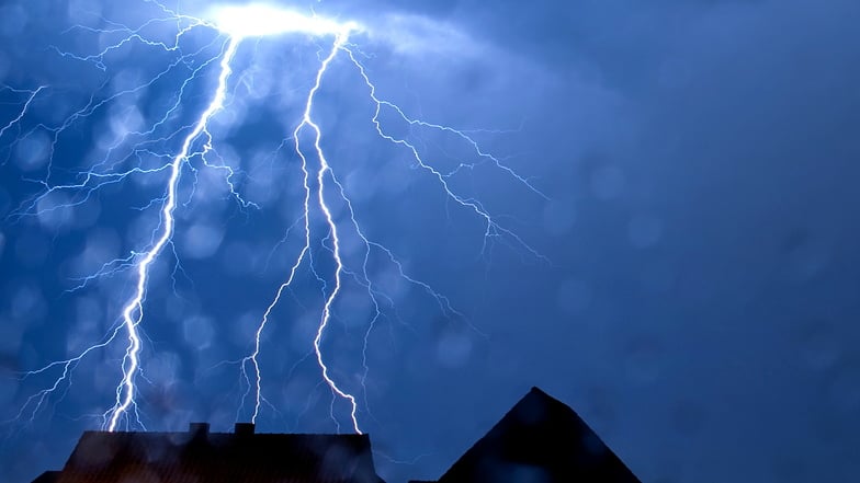 Nach Blitzschlag in Dresden: Wie hoch ist das Risiko, getroffen zu werden?